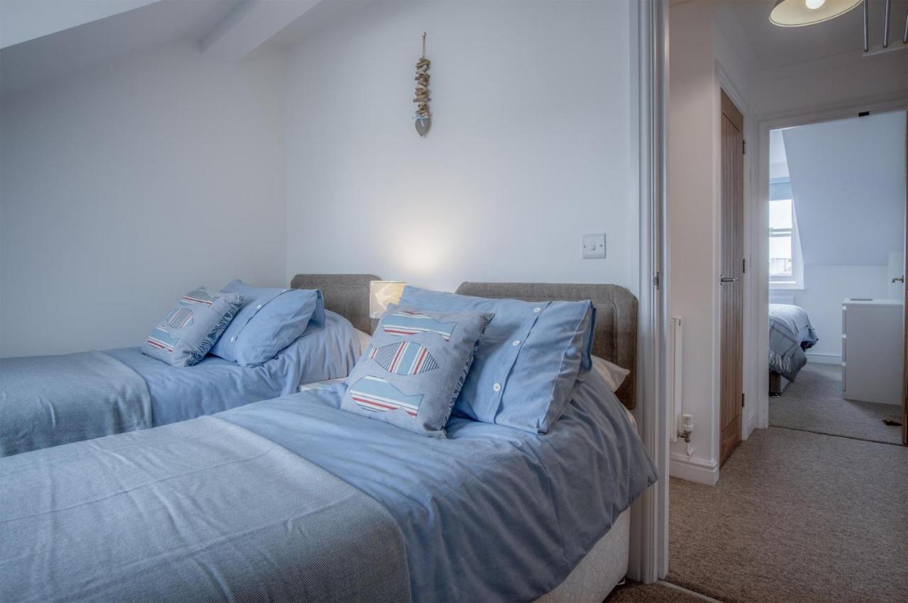 Ramsey Apartment - 2 Bedroom Apartment - Tenby Exterior photo
