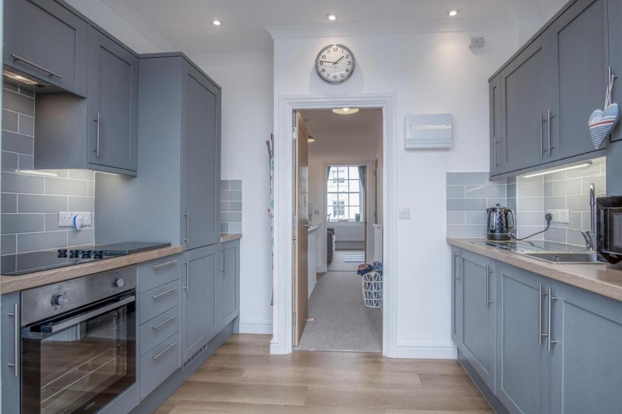 Ramsey Apartment - 2 Bedroom Apartment - Tenby Exterior photo