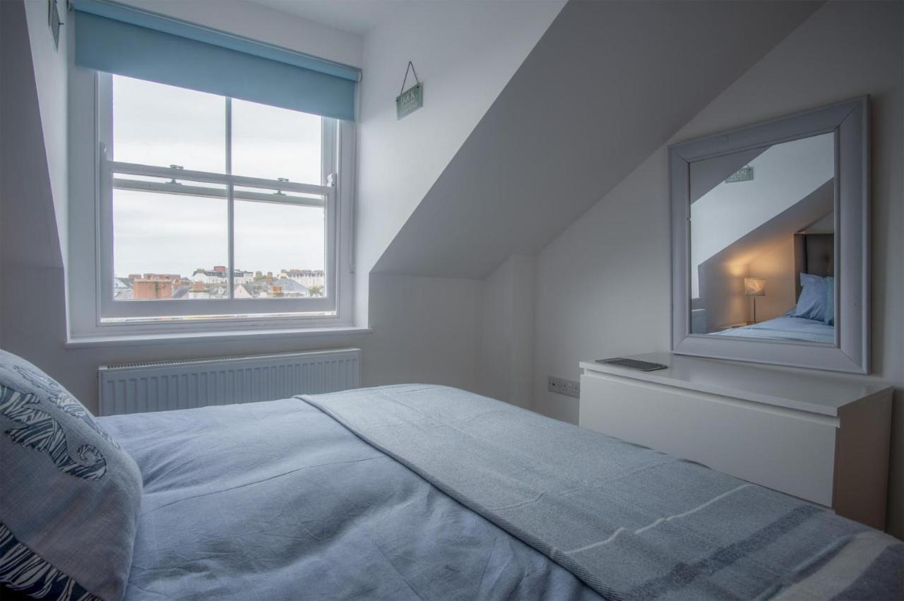 Ramsey Apartment - 2 Bedroom Apartment - Tenby Exterior photo